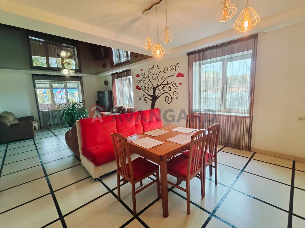 �������, 290 ��.�. ���� 4