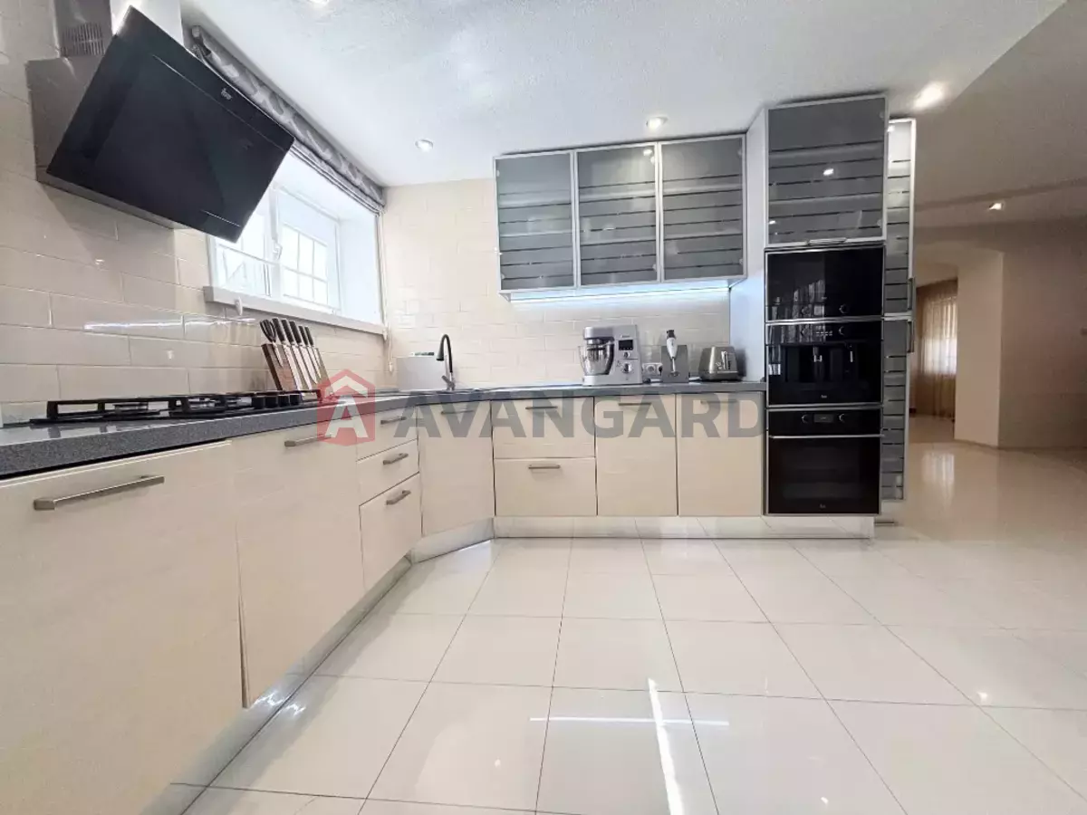 �������, 296 ��.�. ���� 15