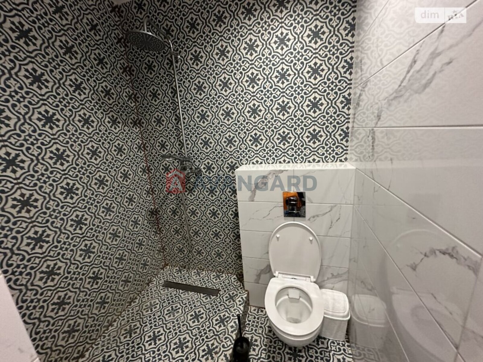 �������, 100 ��.�. ���� 24