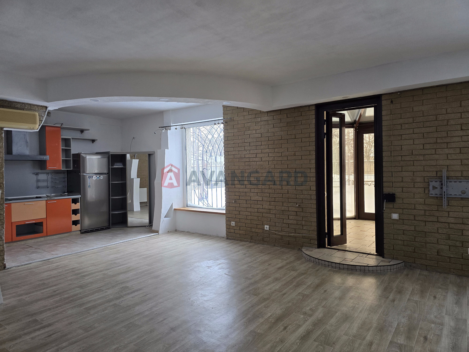 �������, 244 ��.�. ���� 10