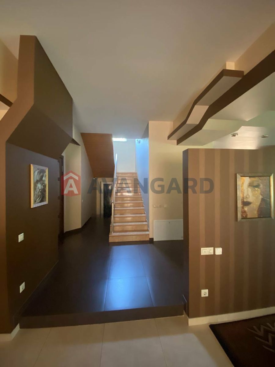 �������, 275 ��.�. ���� 15