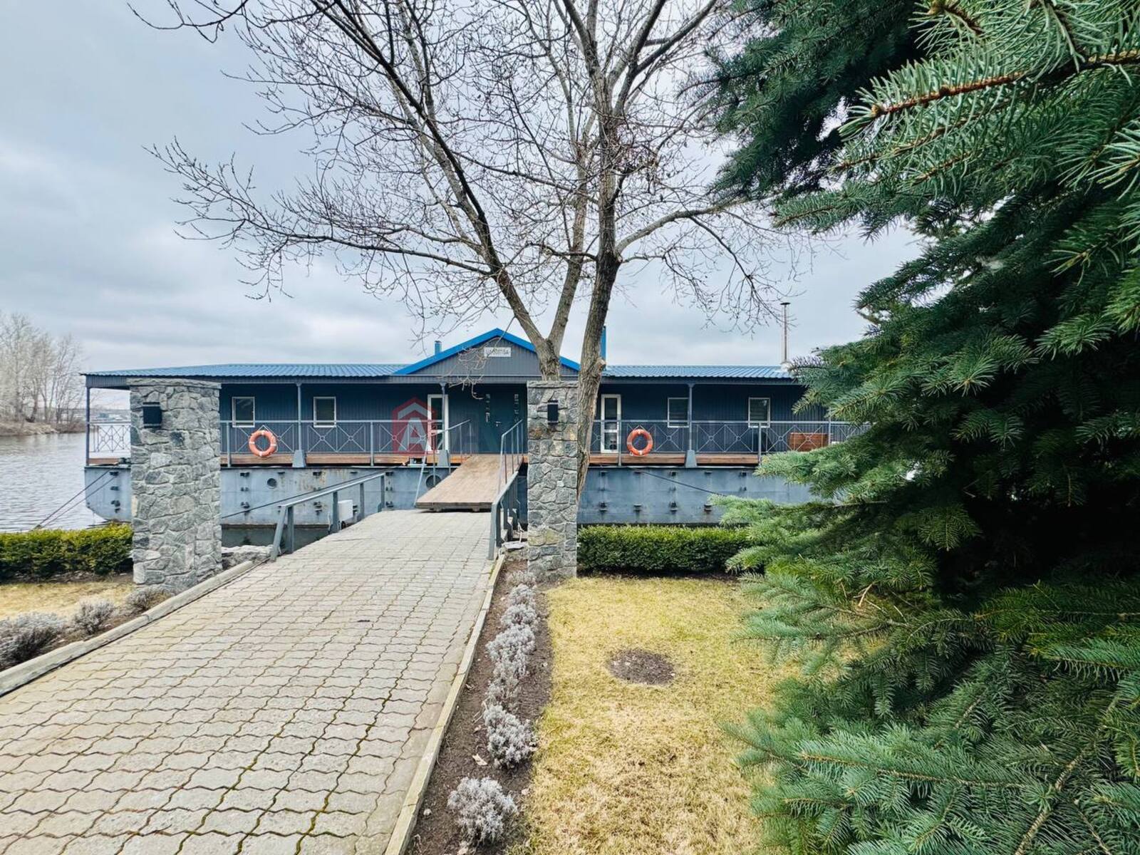 �������, 120 ��.�. ���� 22