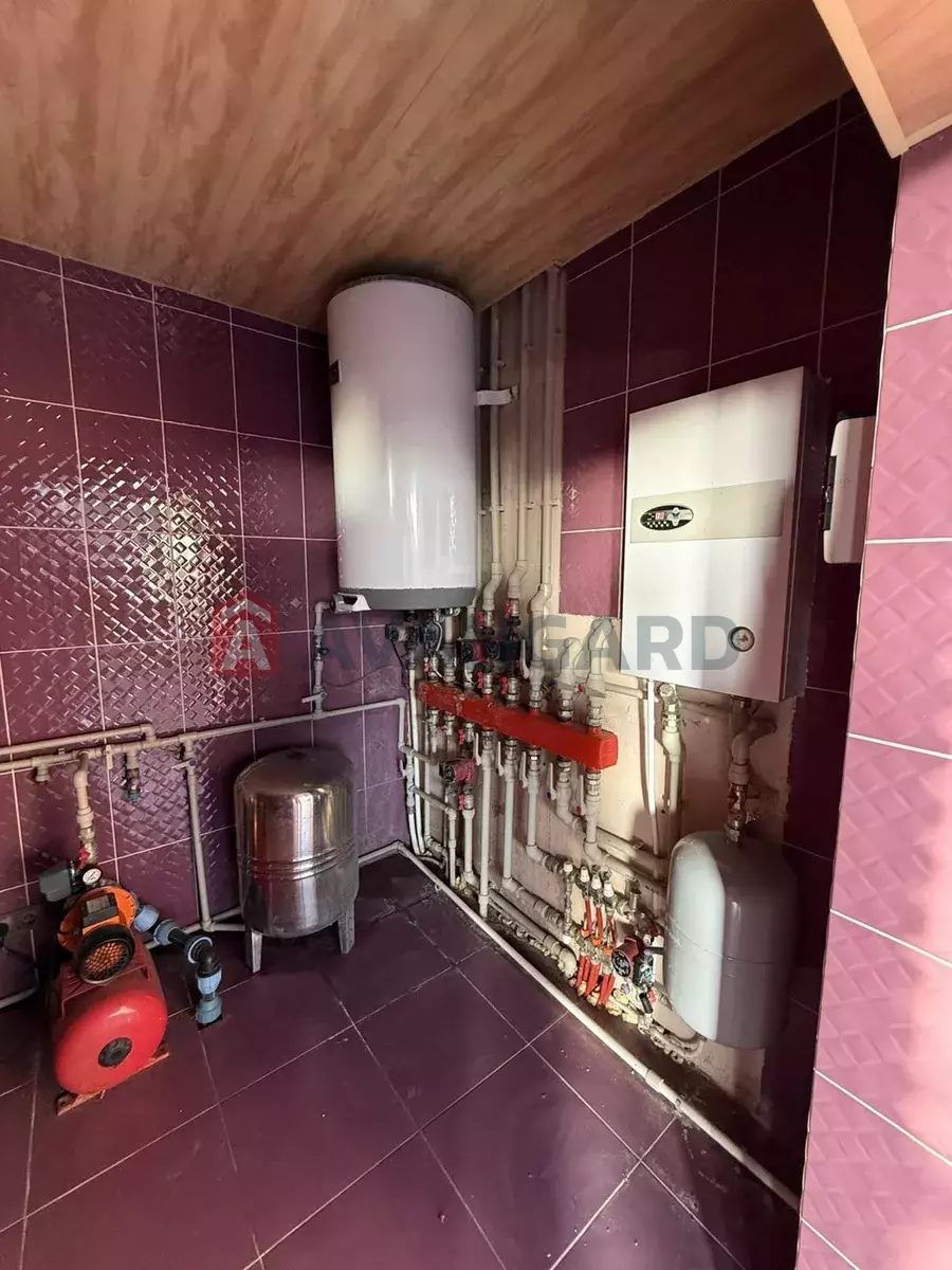 �������, 114 ��.�. ���� 17