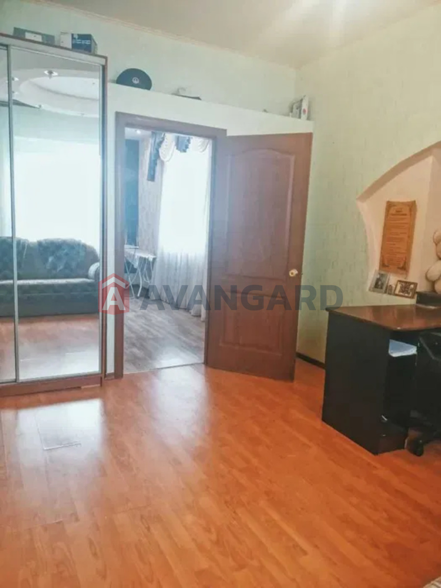 ������� �������, 100 ��.�. ���� 4