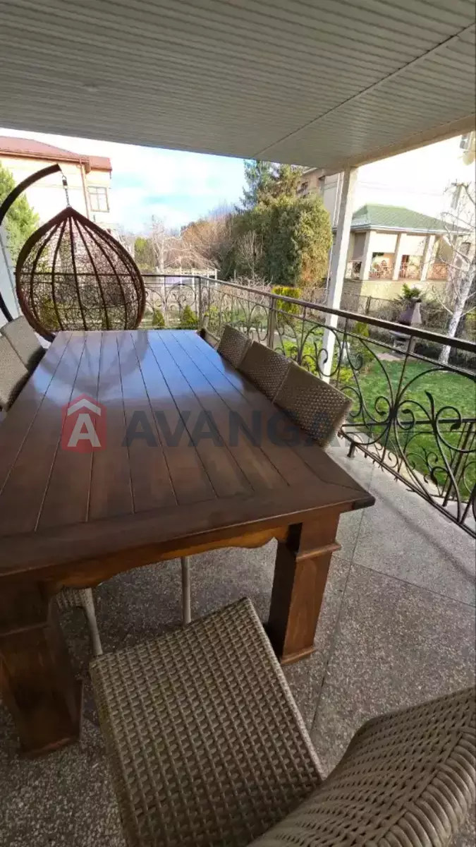 �������, 320 ��.�. ���� 8