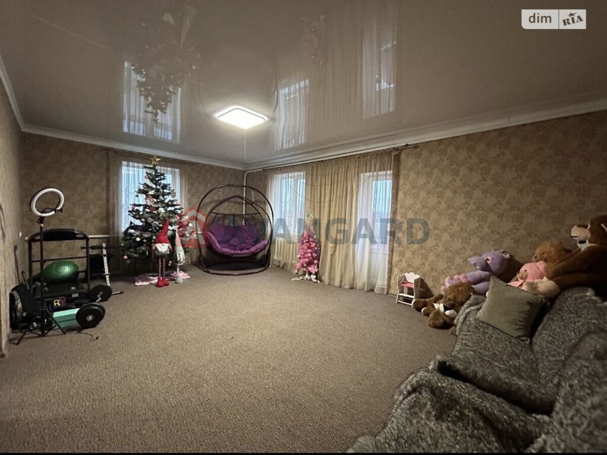 �������, 240 ��.�. ���� 17