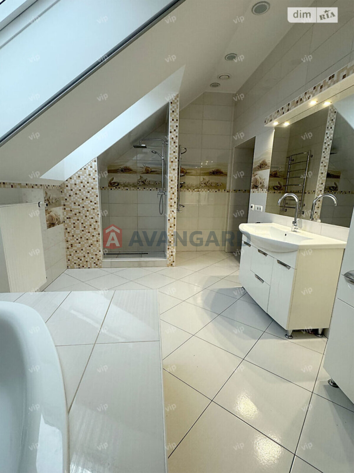 �������, 210 ��.�. ���� 14