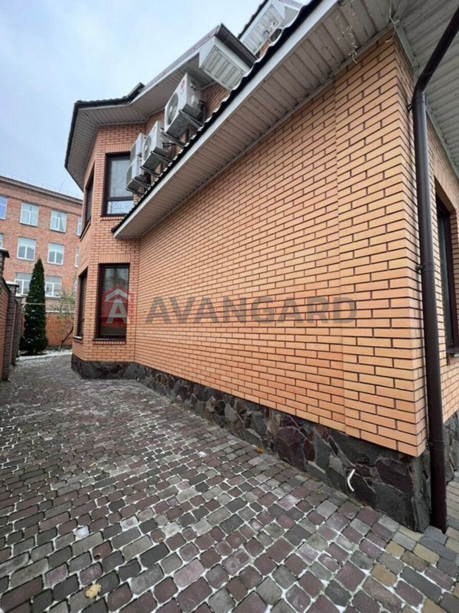 �������, 275 ��.�. ���� 17