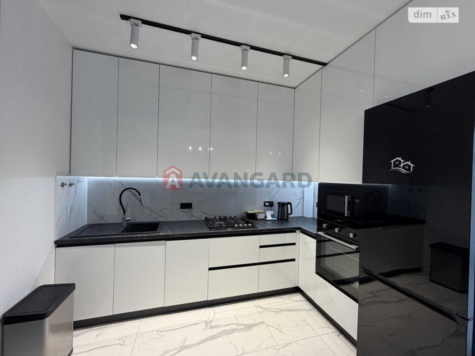 ��������, 90 ��.�. ���� 13