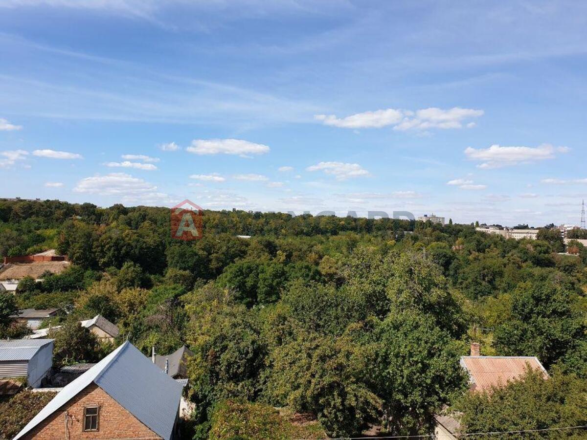 �������, 300 ��.�. ���� 17