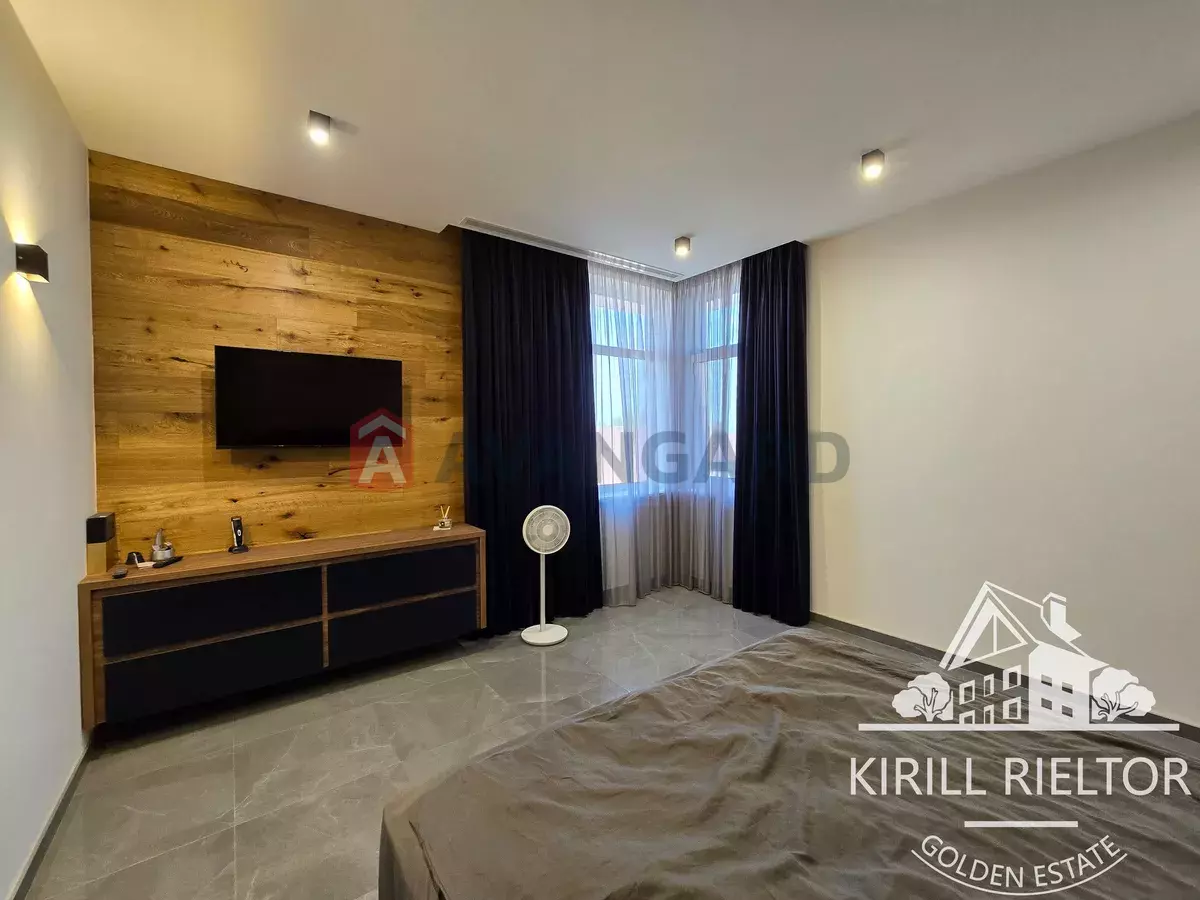 �������, 306 ��.�. ���� 18