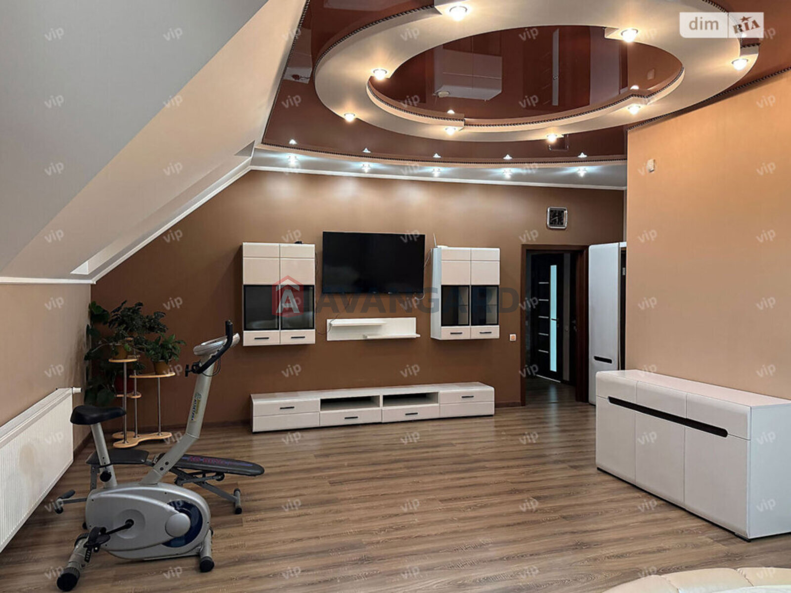 �������, 210 ��.�. ���� 17