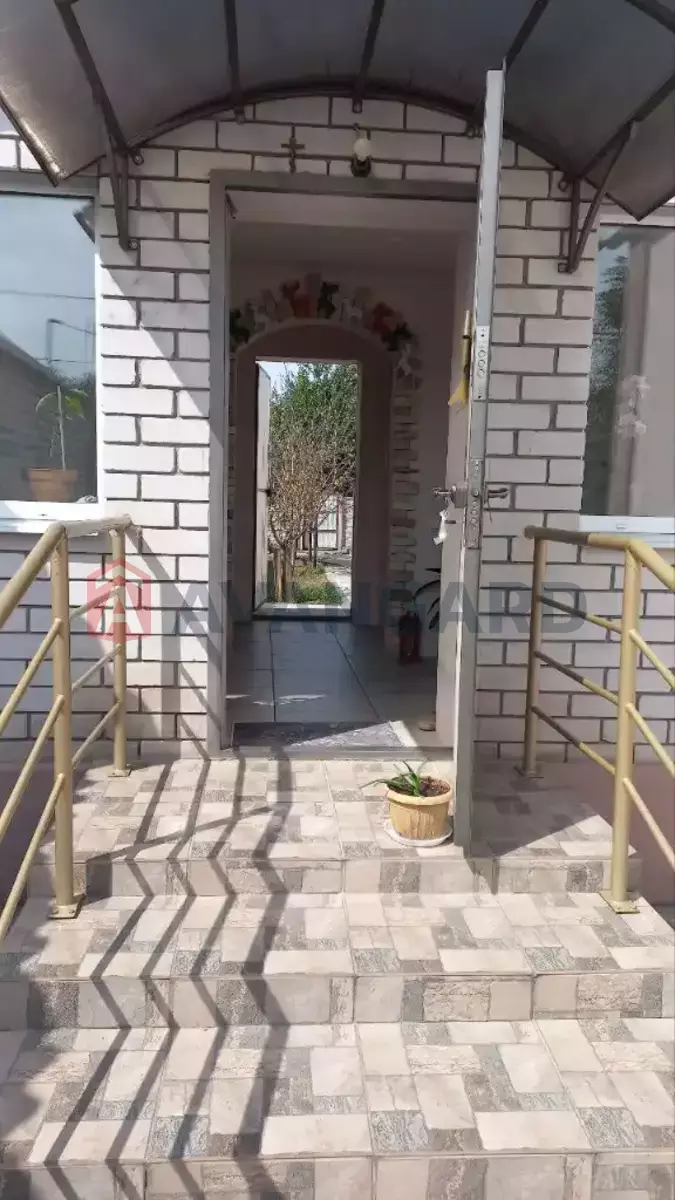 , 200 ..  8