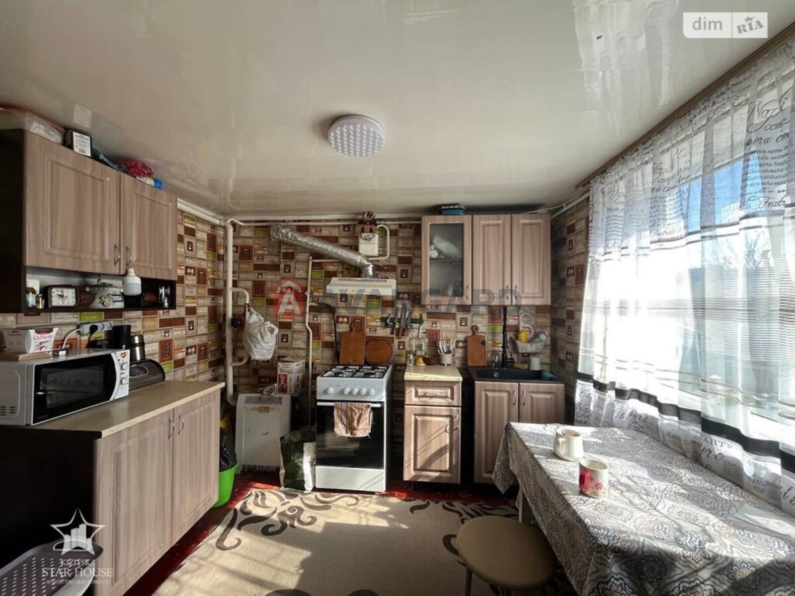 ������� �������, 65 ��.�. ���� 4