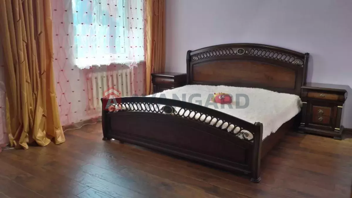 �������, 600 ��.�. ���� 10