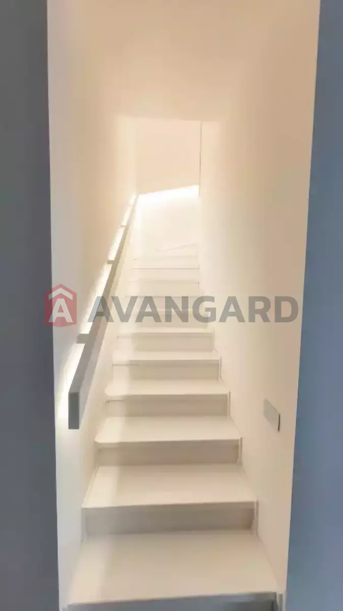 �������, 100 ��.�. ���� 10