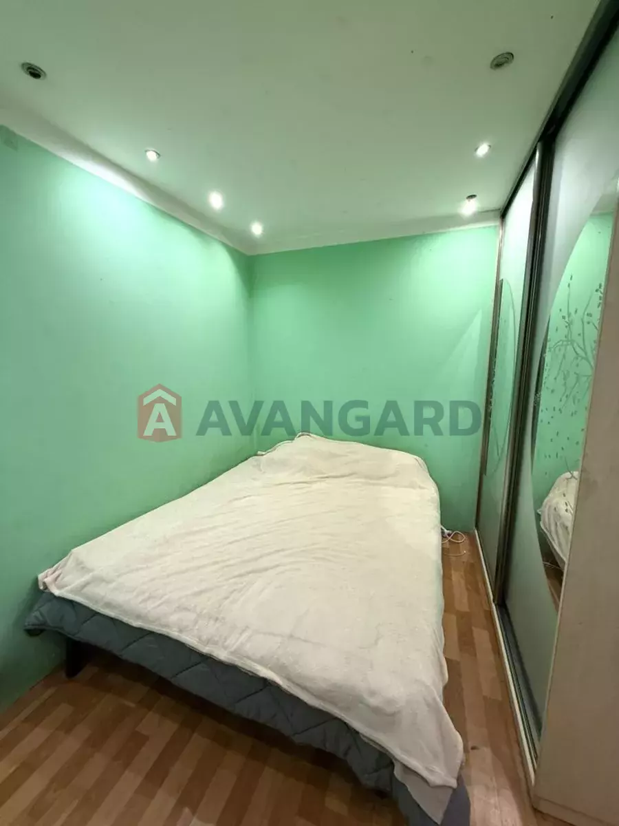 ������� �������, 37 ��.�. ���� 20