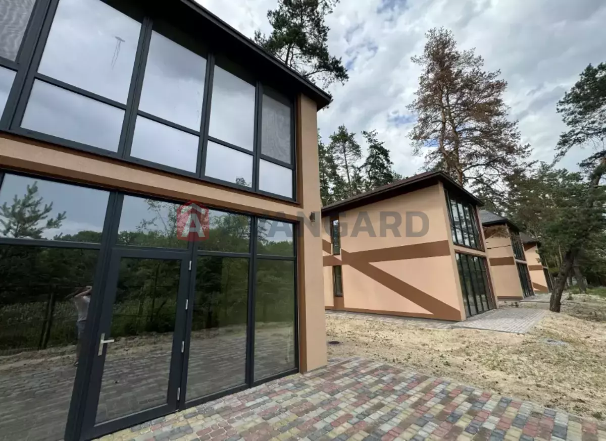 �������, 105 ��.�. ���� 7