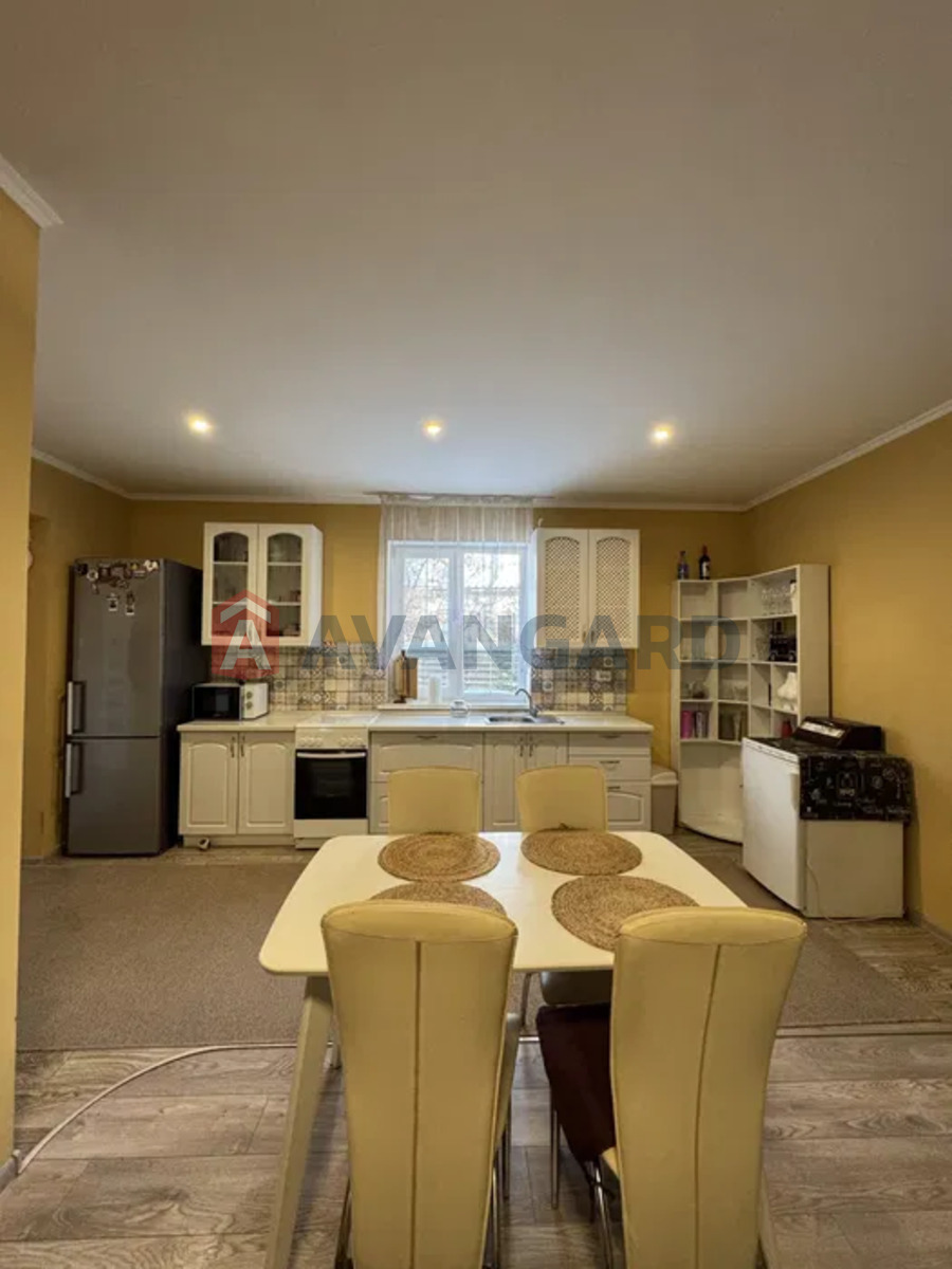 �������, 130 ��.�. ���� 8