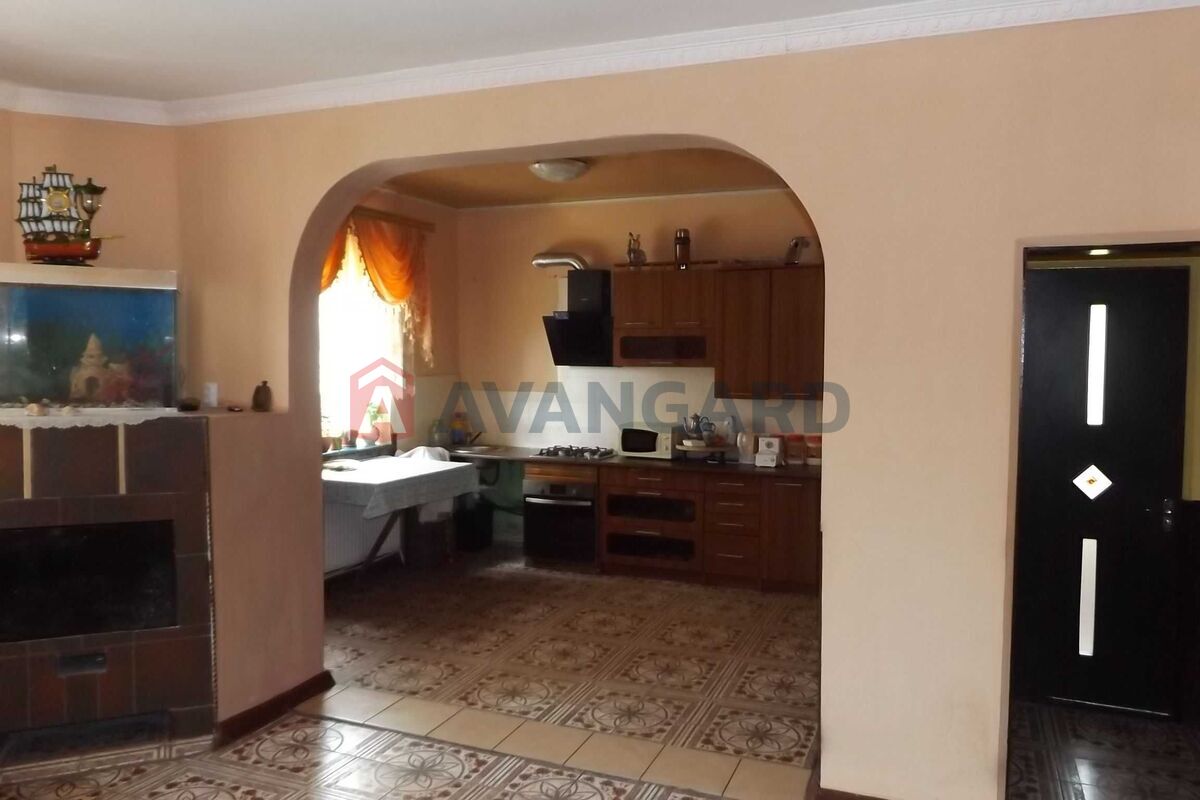 �������, 298 ��.�. ���� 9