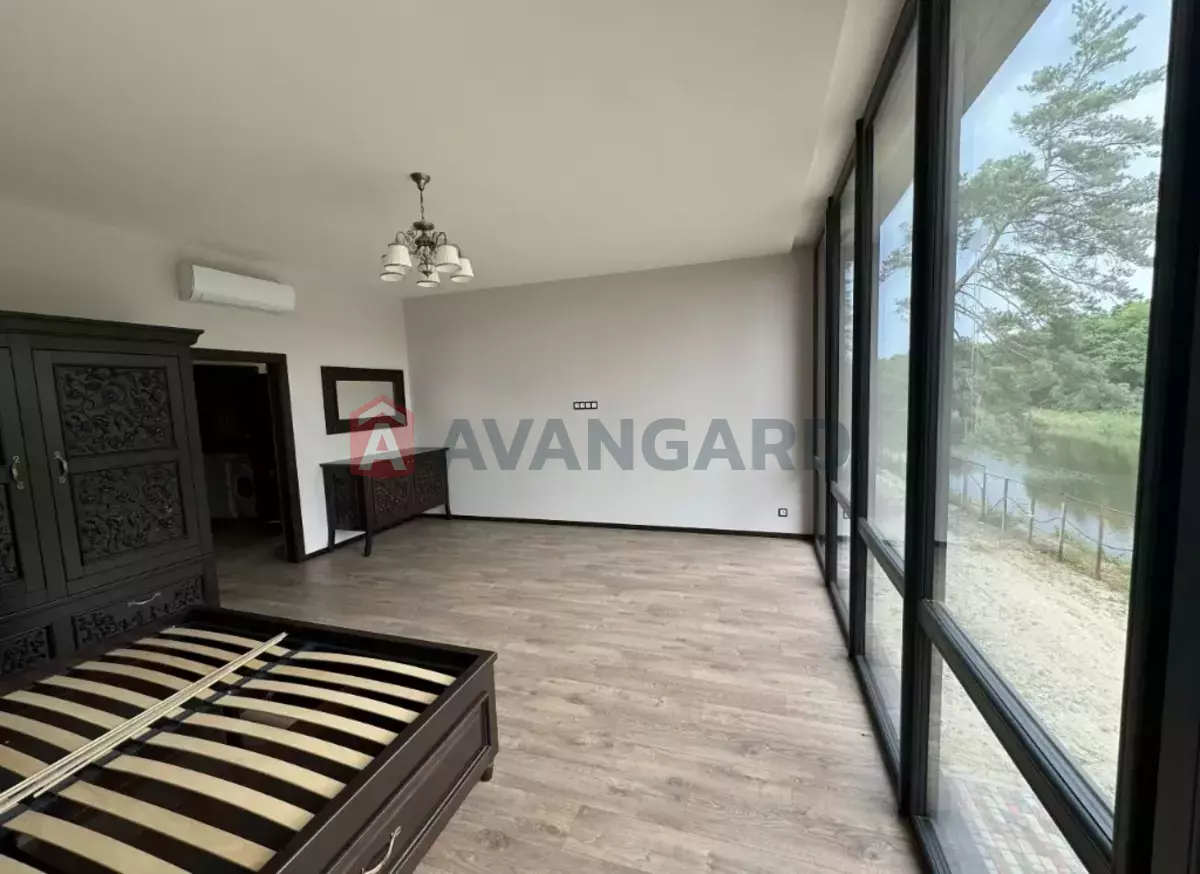 �������, 105 ��.�. ���� 16