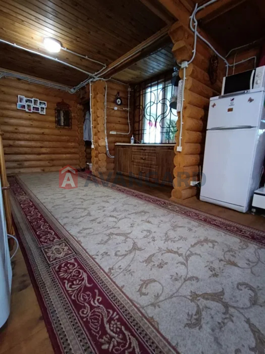 ����, 100 ��.�. ���� 9