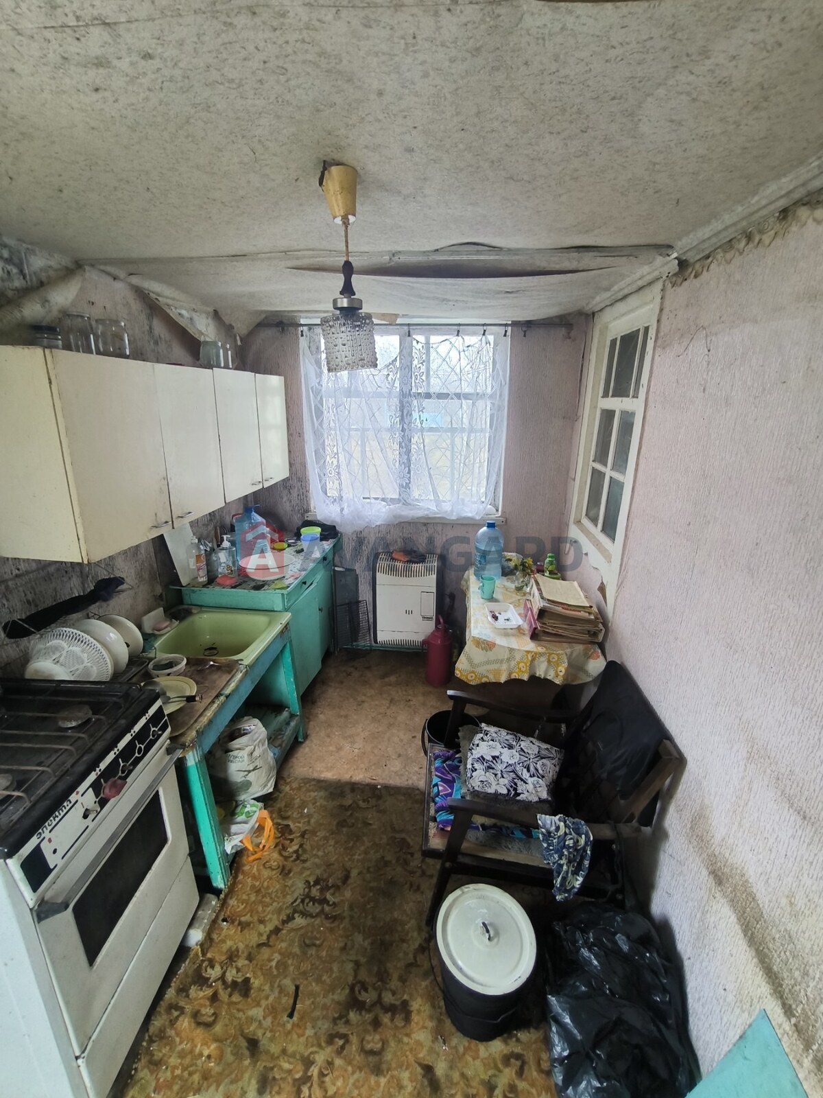 �������, 40 ��.�. ���� 12