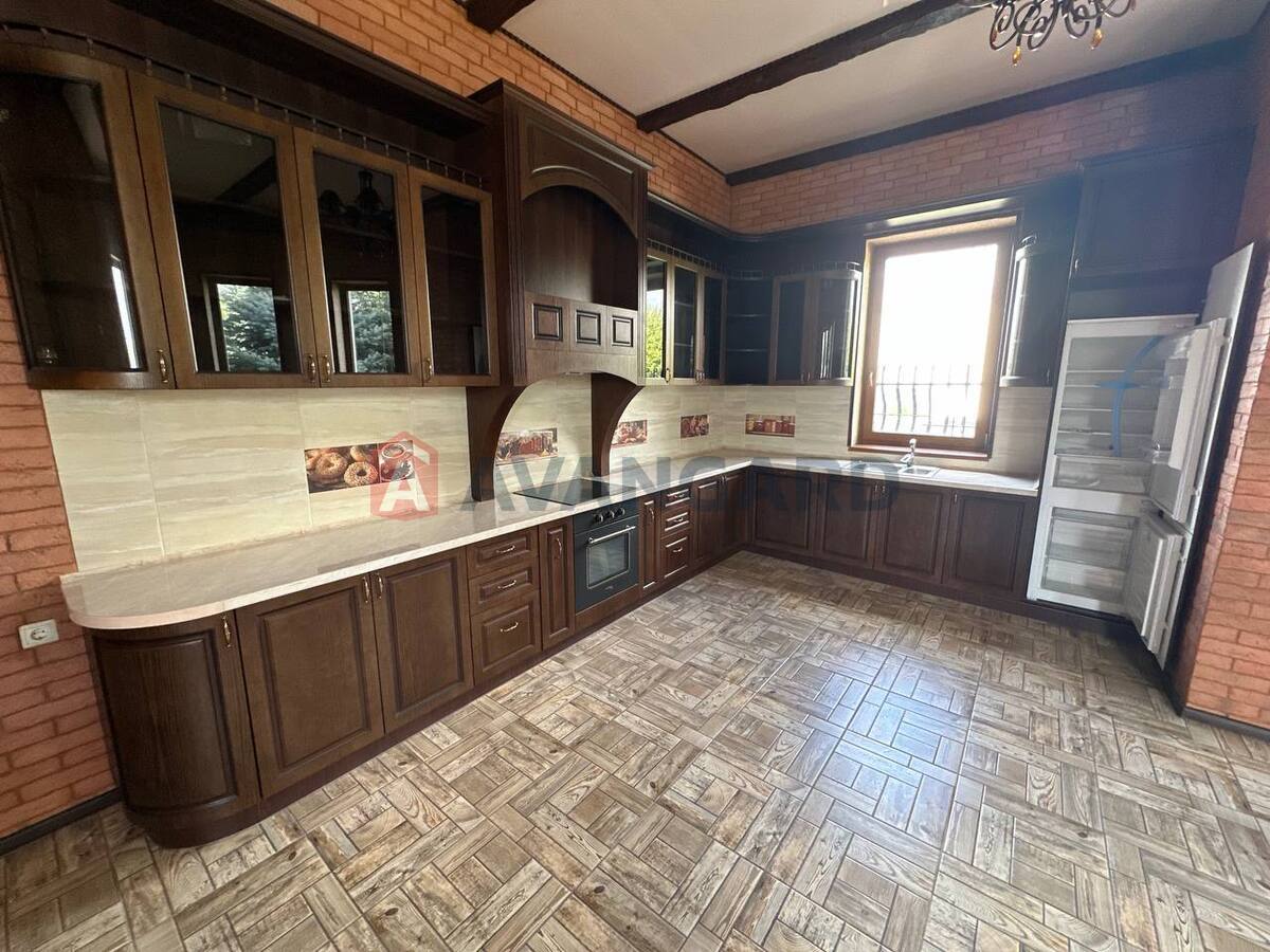 �������, 740 ��.�. ���� 11