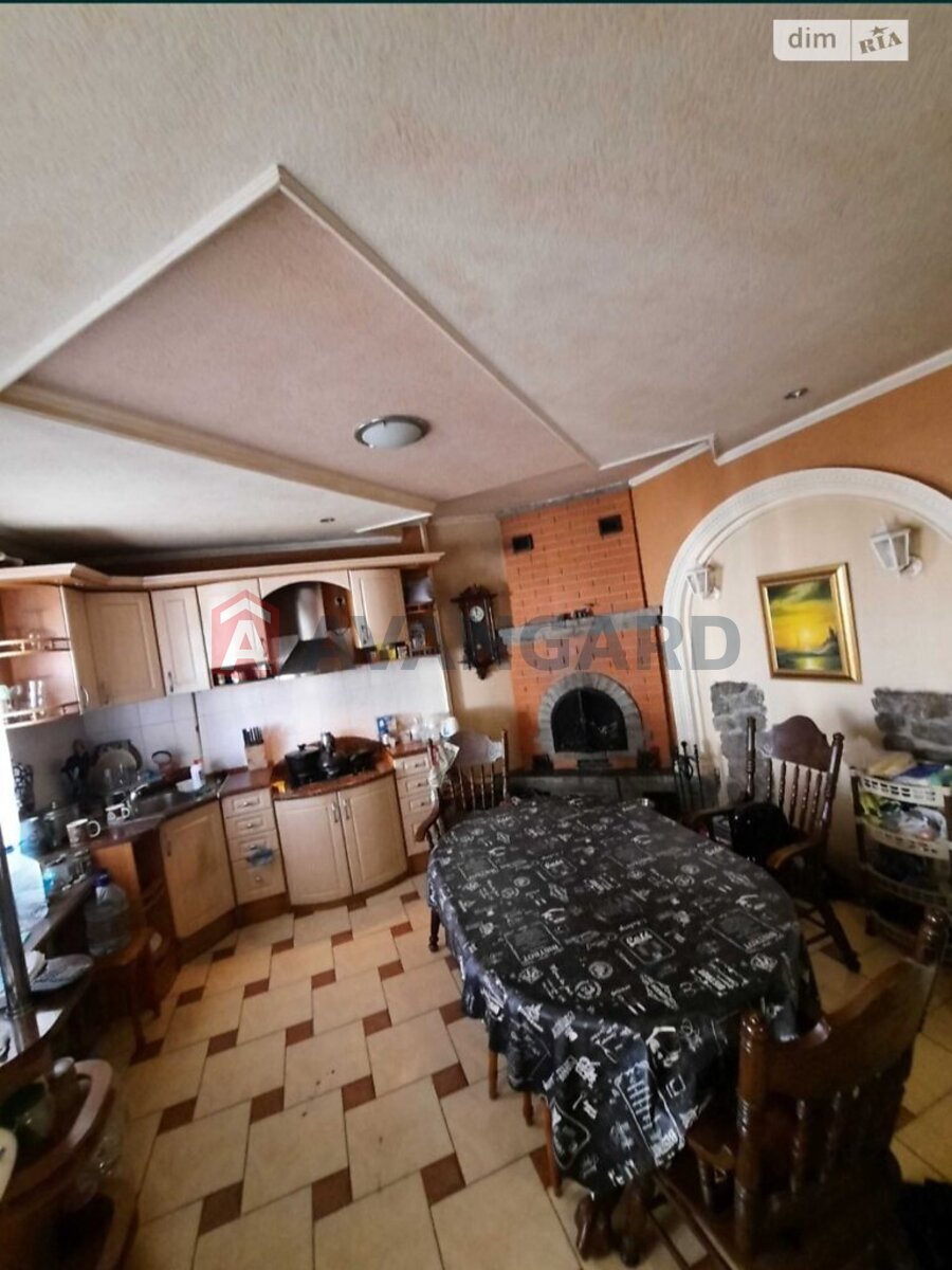 ������� �������, 280 ��.�. ���� 4