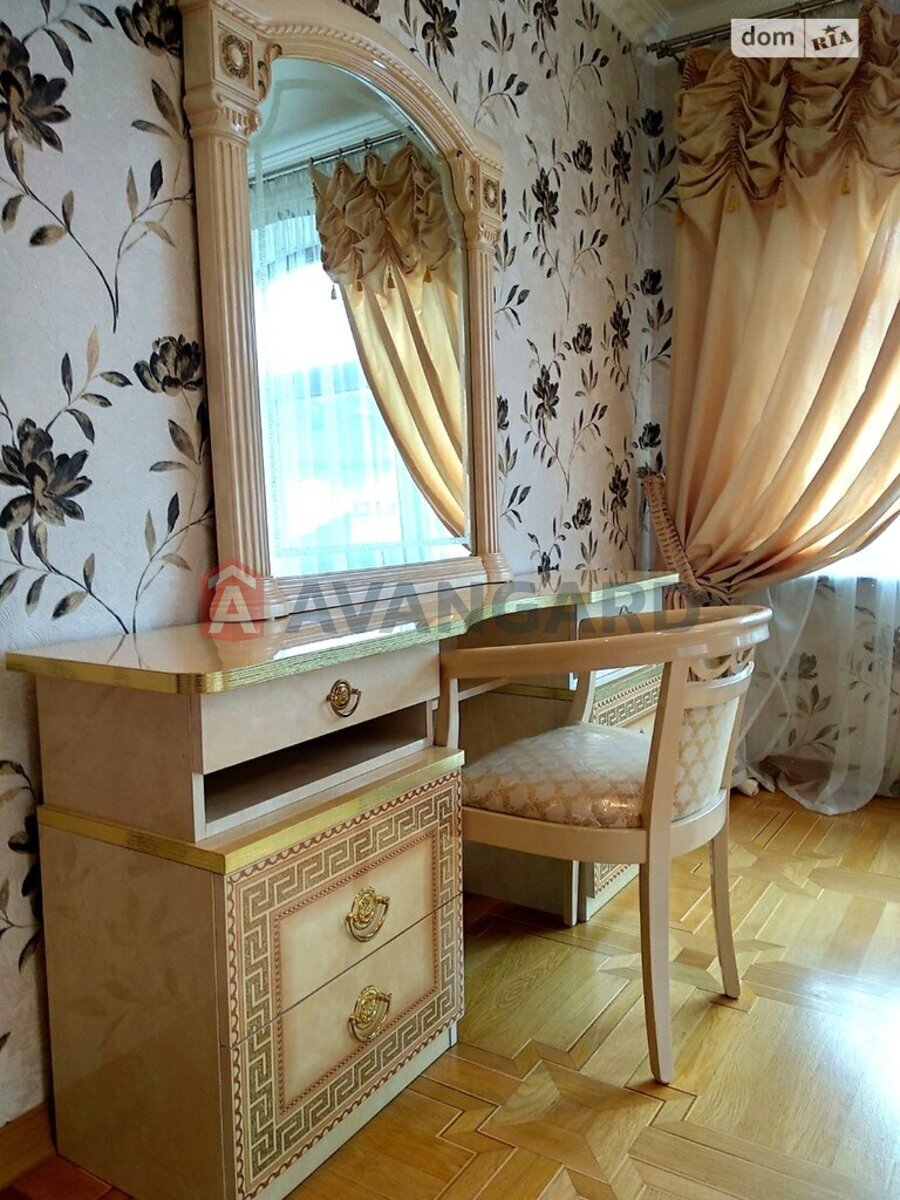 �������, 586 ��.�. ���� 13