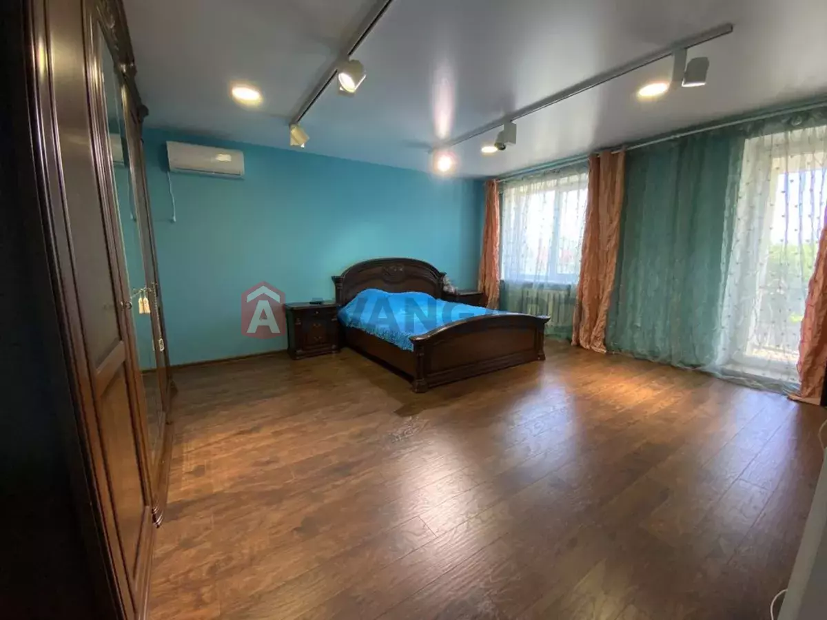 �������, 600 ��.�. ���� 6