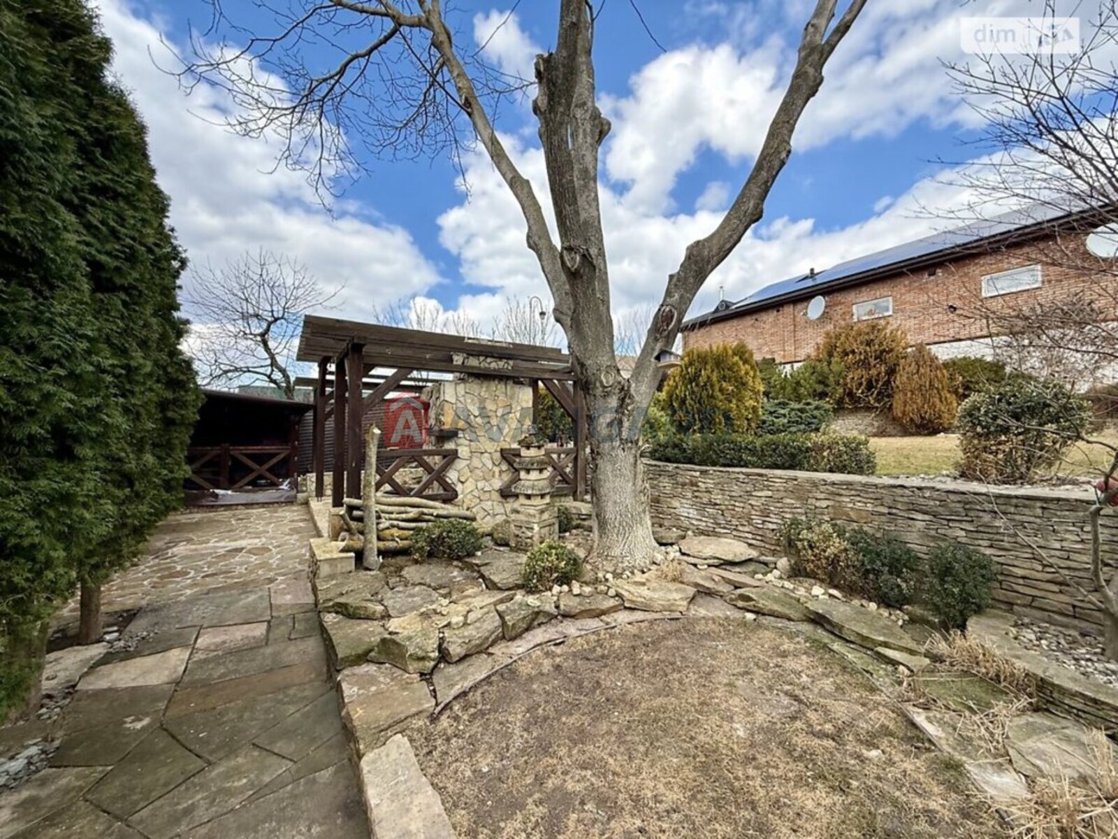 �������, 300 ��.�. ���� 10