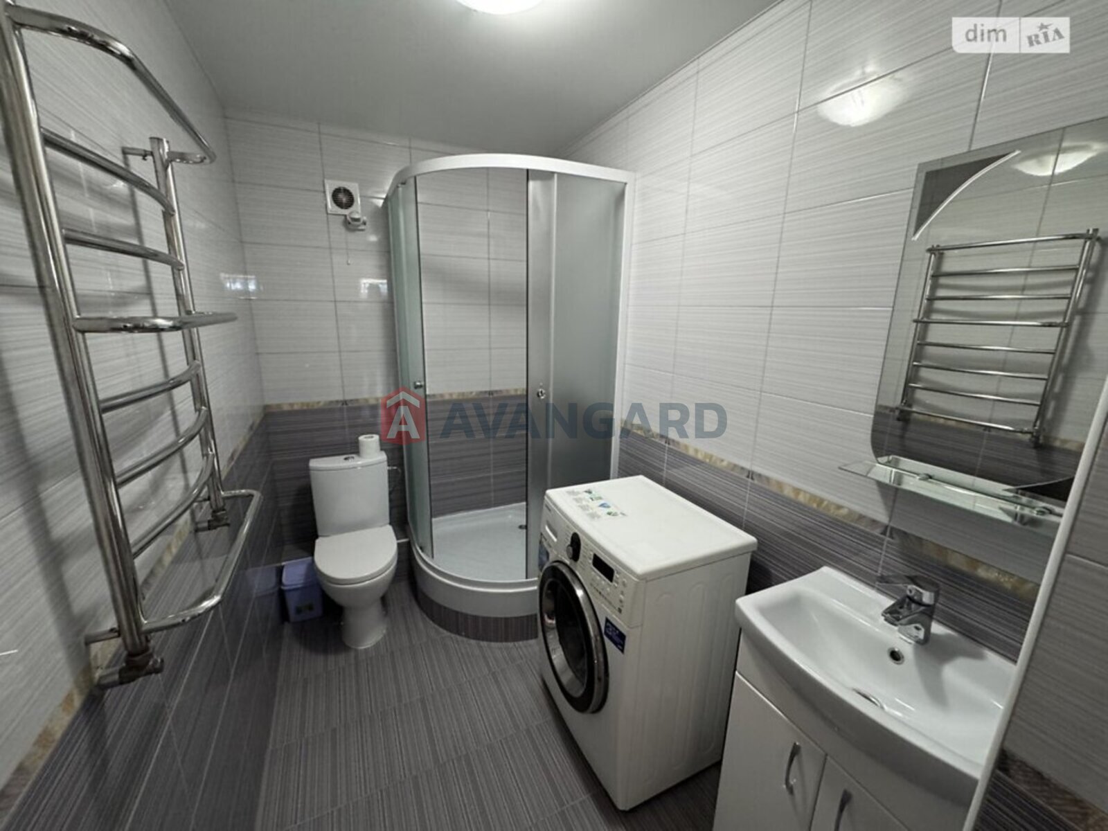 �������, 205 ��.�. ���� 9