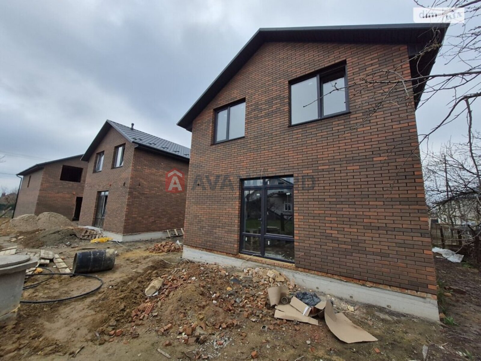 �������, 105 ��.�. ���� 3