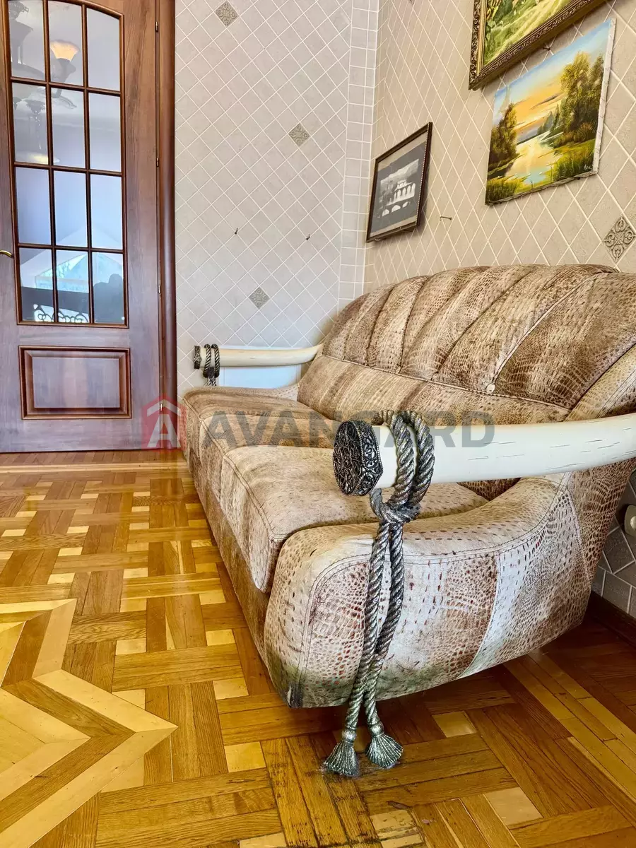 �������, 1000 ��.�. ���� 25