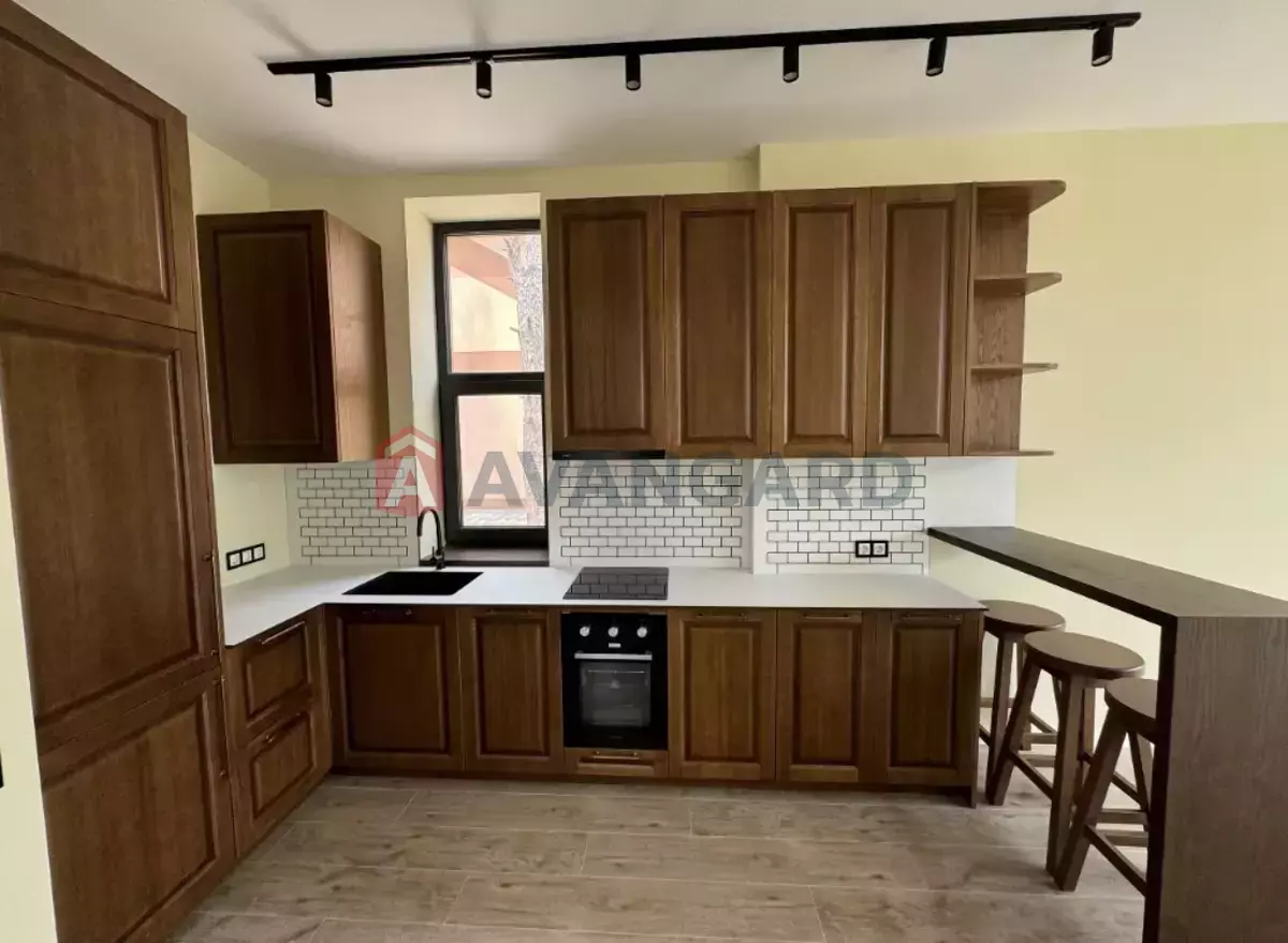 �������, 105 ��.�. ���� 10