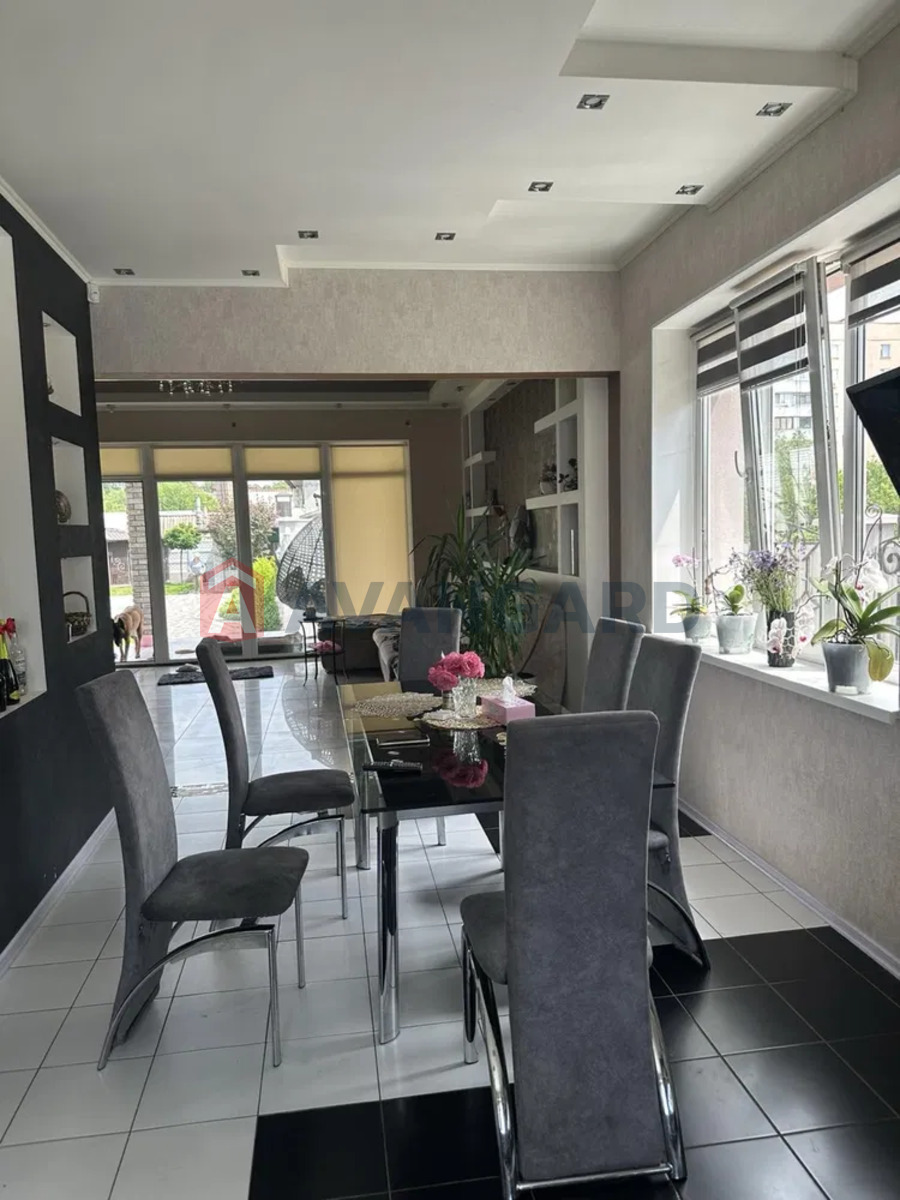 Будинок, 220 кв.м. фото 6 Будинок, 220 кв.м. фото 6