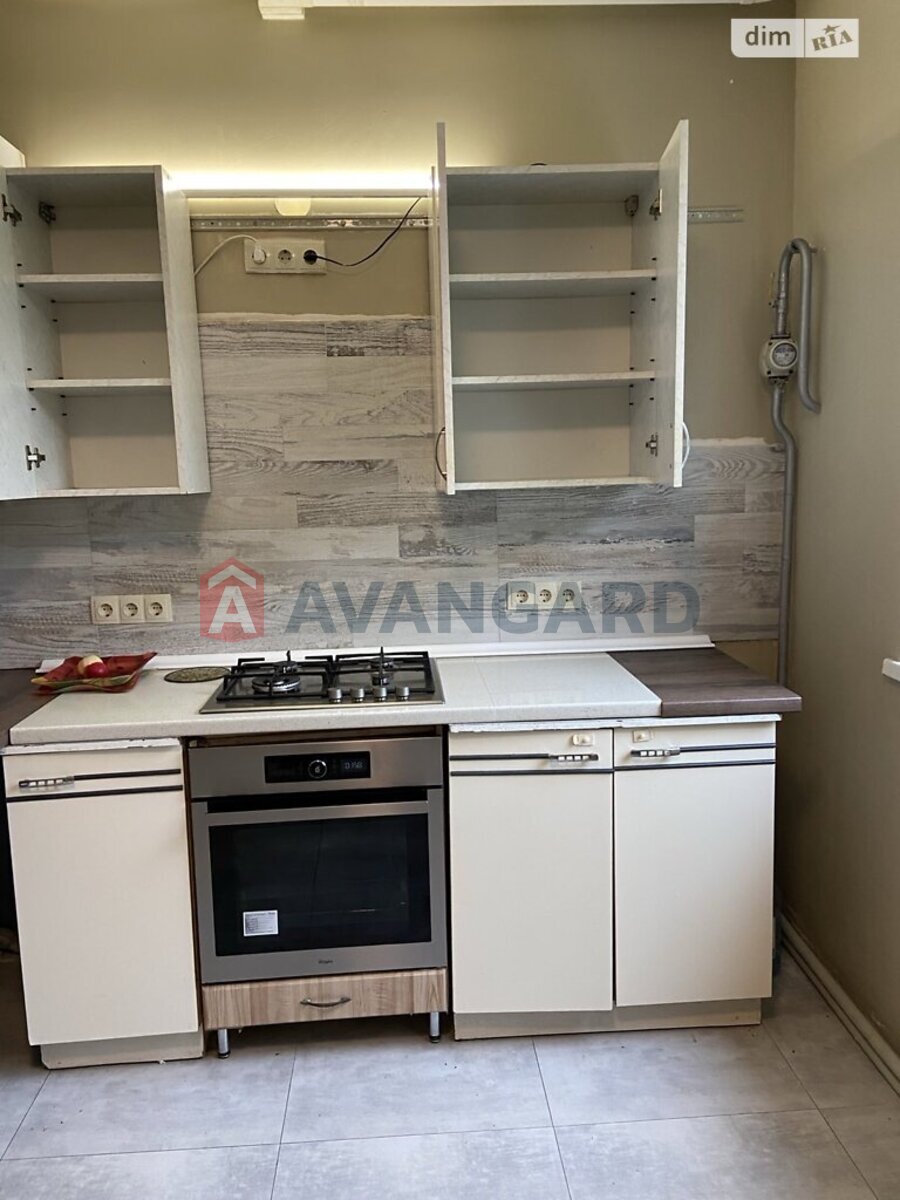 �������, 275 ��.�. ���� 12