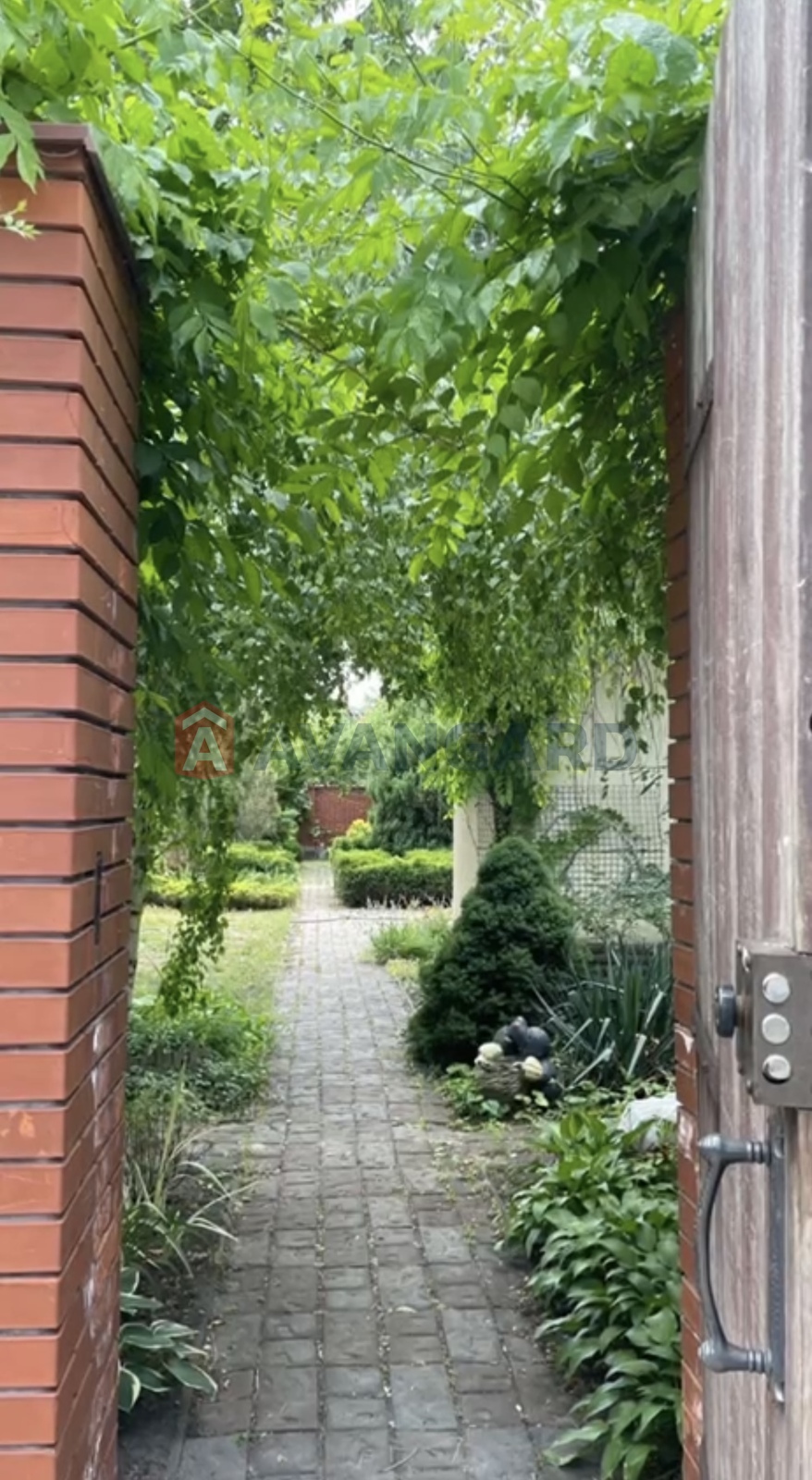 ����, 350 ��.�. ���� 26