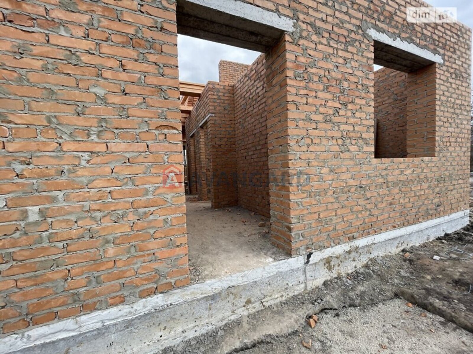 �������, 100 ��.�. ���� 8