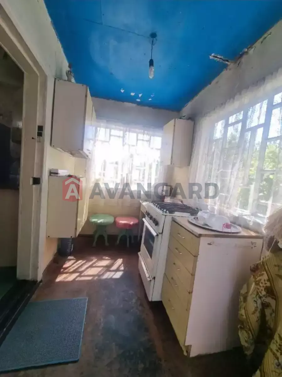 ����, 35 ��.�. ���� 10