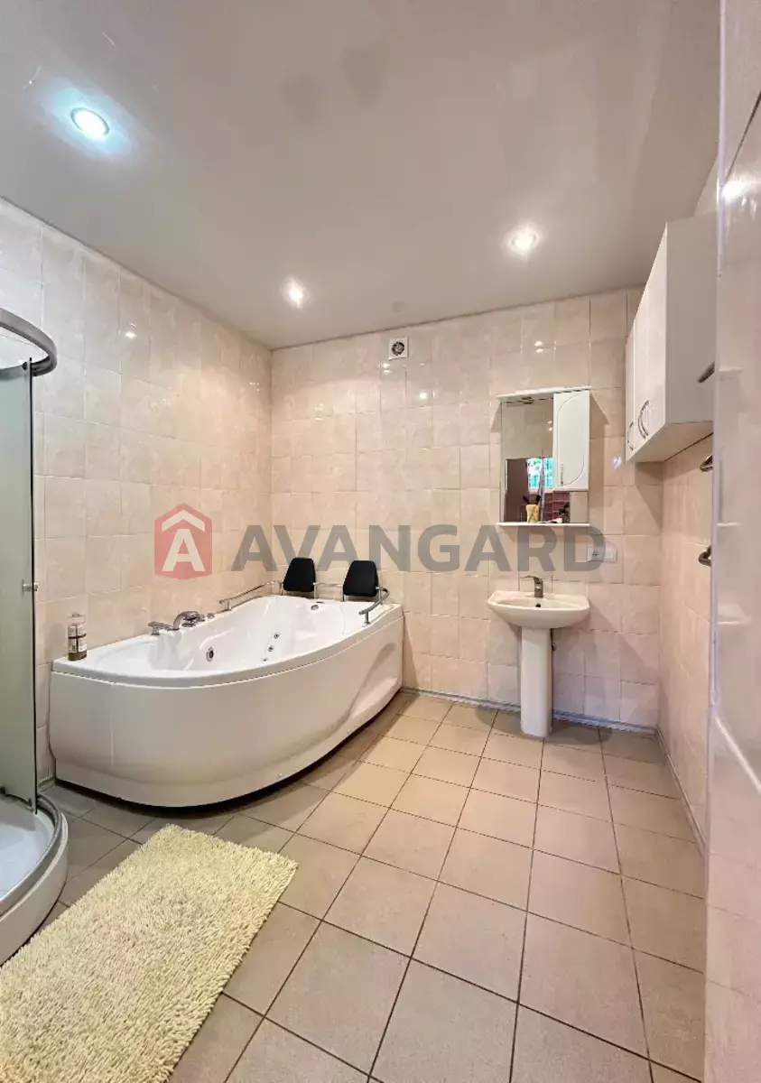 �������, 176 ��.�. ���� 18