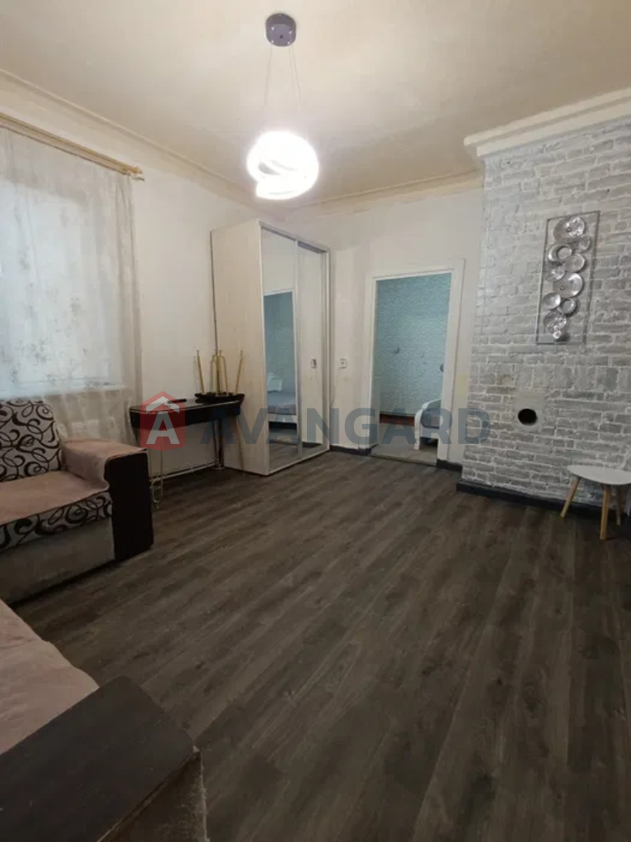 ������� �������, 50 ��.�. ���� 15