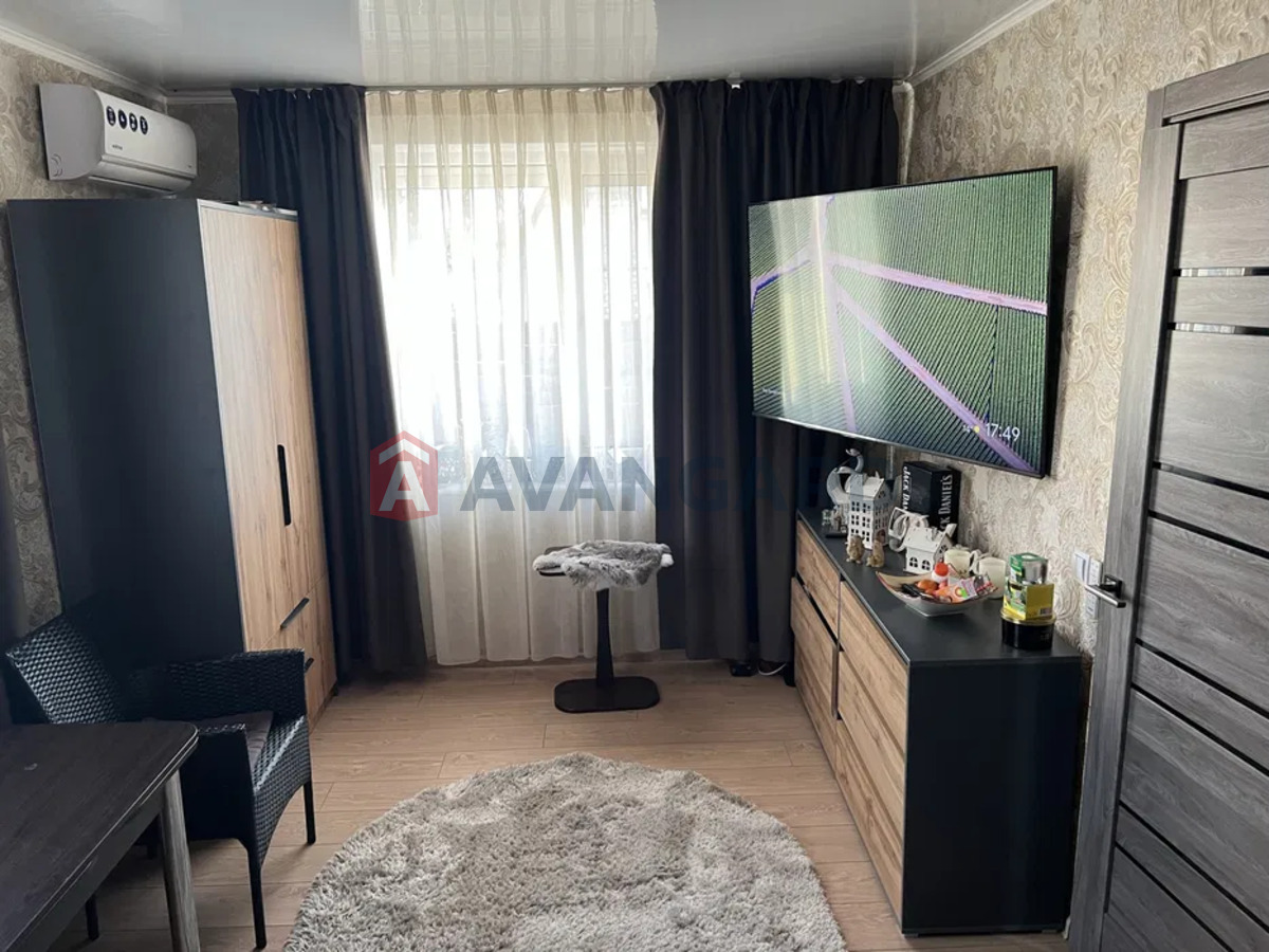 �������, 70 ��.�. ���� 12