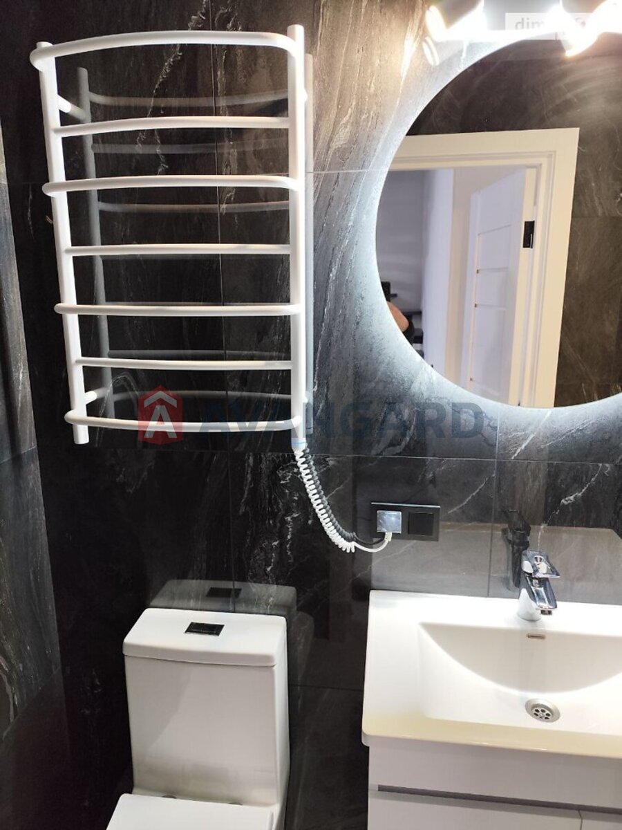 ��������, 90 ��.�. ���� 12