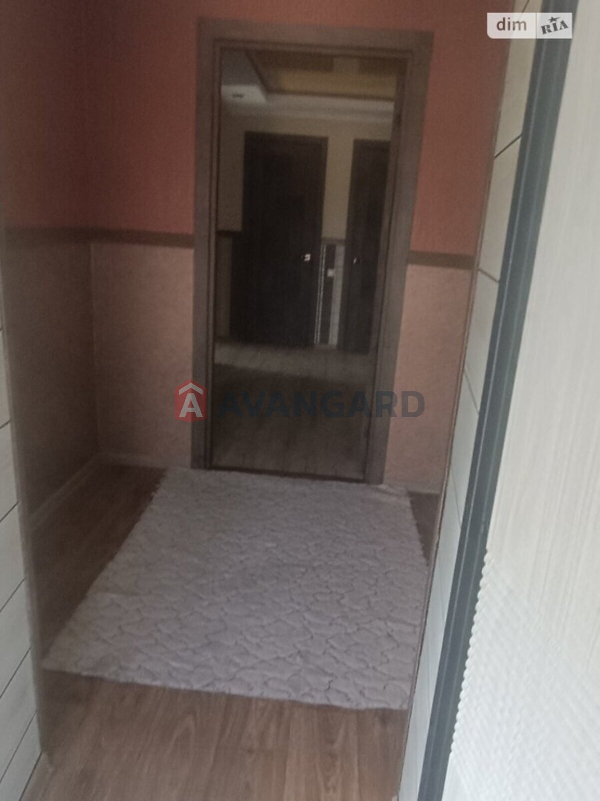 ���, 100 ��.�. ���� 9