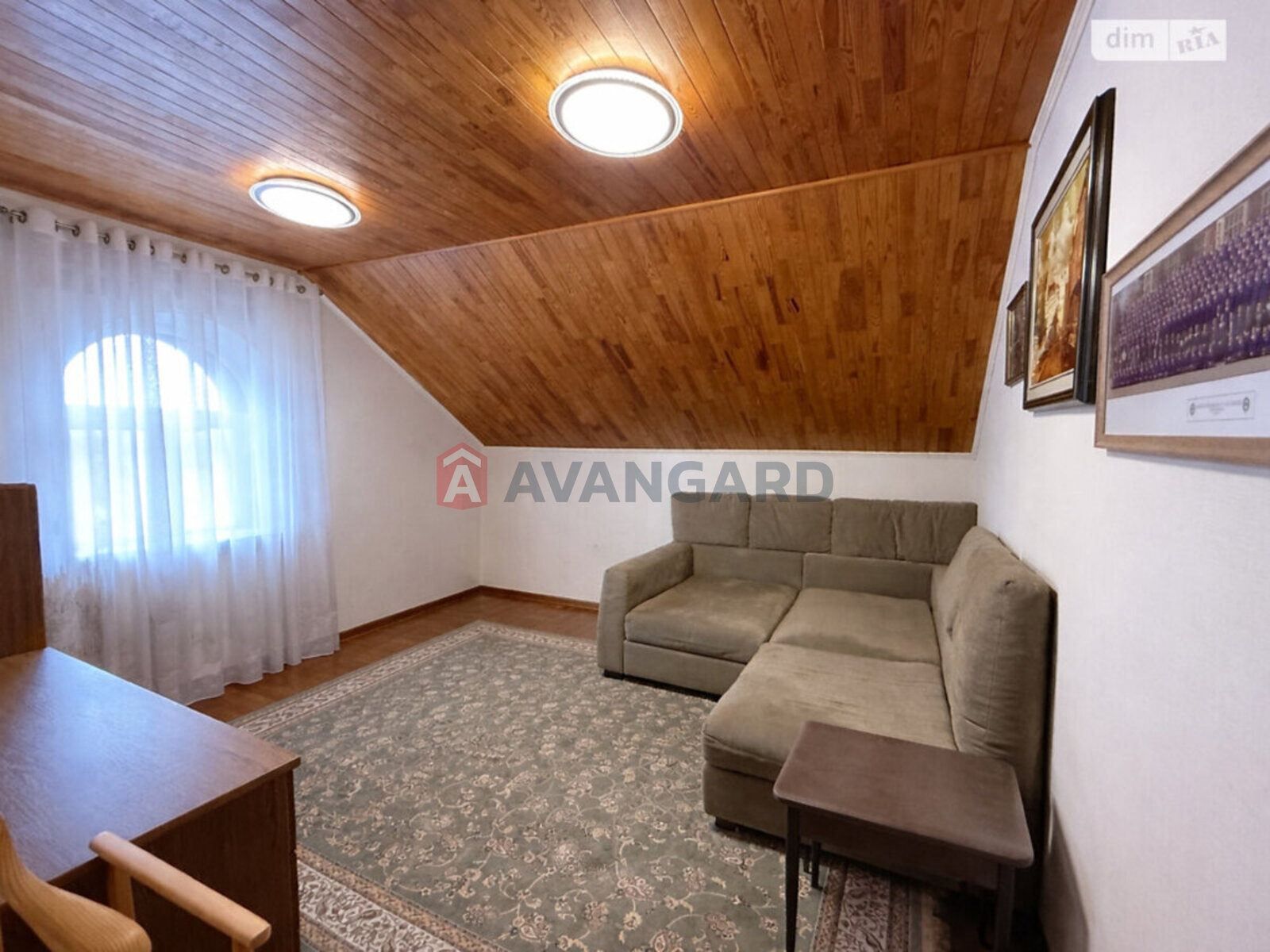 �������, 300 ��.�. ���� 28