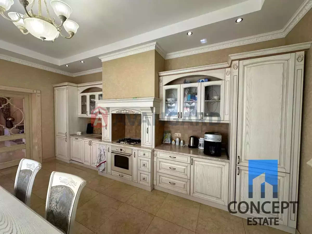 �������, 250 ��.�. ���� 13