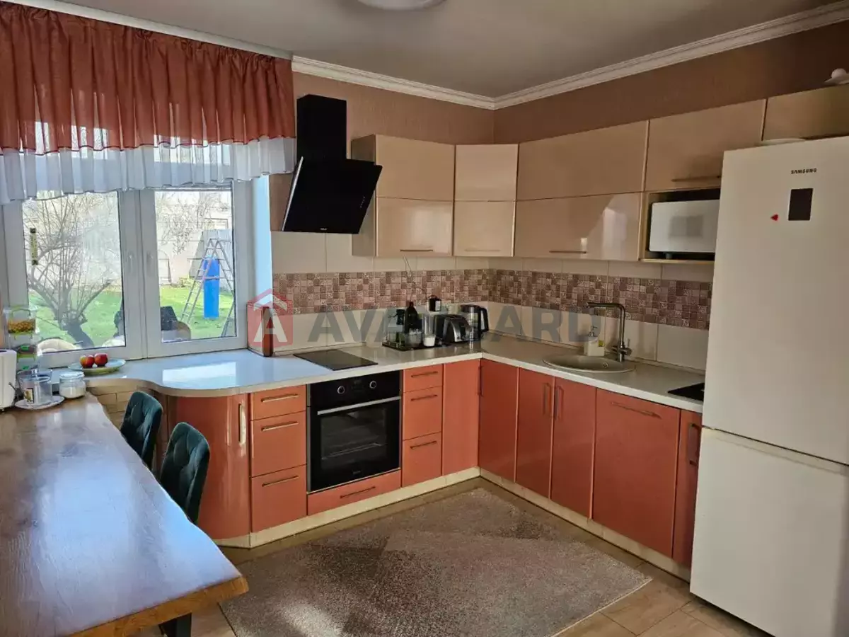 ����, 100 ��.�. ���� 4