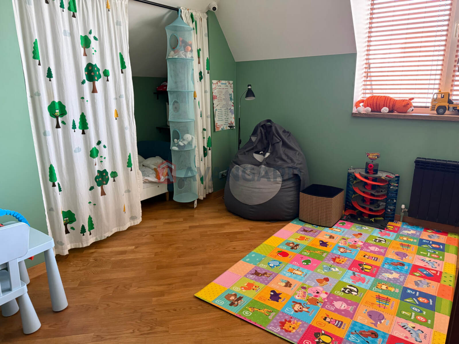 �������, 240 ��.�. ���� 17